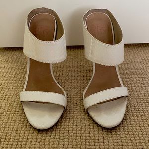 Fifth City Trendy White Snakeskin Mules